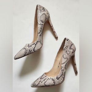 OLIVIA FERGUSON faux snake print heel